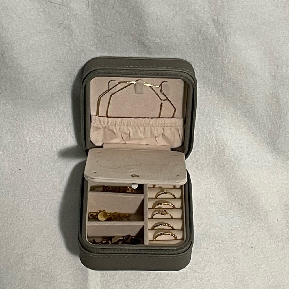 Traveling Jewelry Box